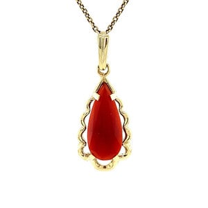 Gold pendant with carnelian 14 krt