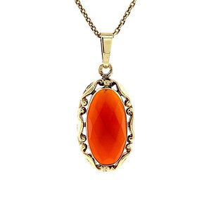 Gold pendant with carnelian 14 krt