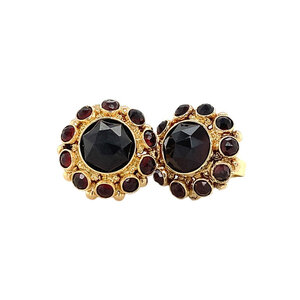 Gold entourage ear studs with garnet 14 krt