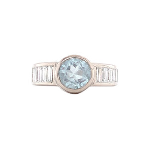 White gold ring with aquamarine and diamond 14 kt