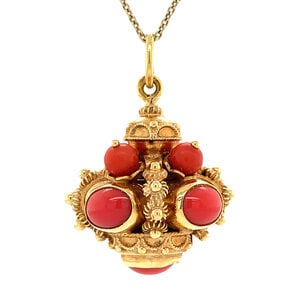 Gold pendant with blood coral 18 krt