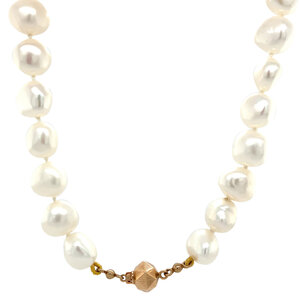 Pearl necklace with gold clasp 14 krt