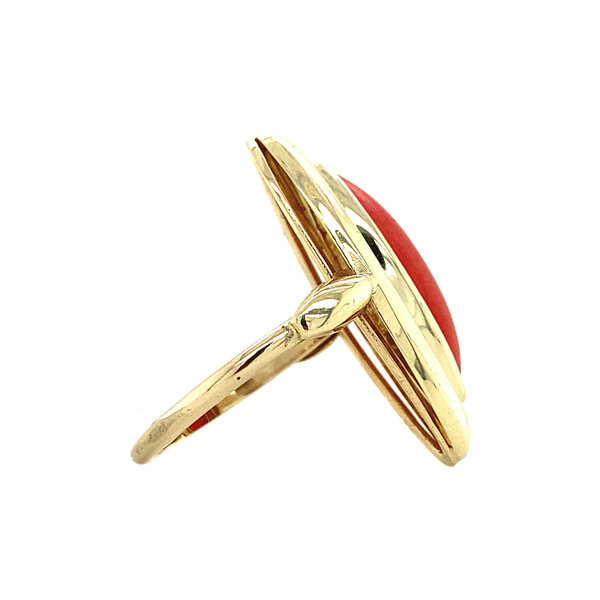 vintage Gold ring with blood coral 14 carat