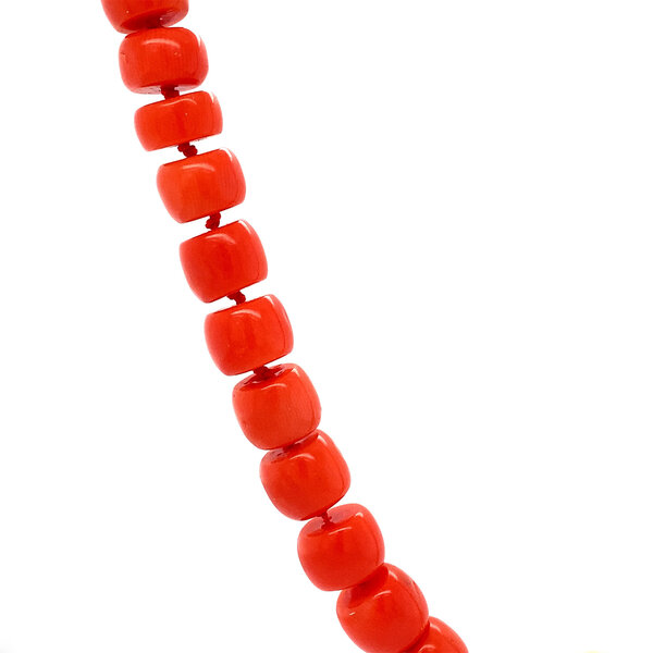 vintage Bloedkoraal collier met gouden sluiting 14 krt