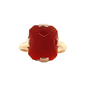 Gold ring set with carnelian 14 krt