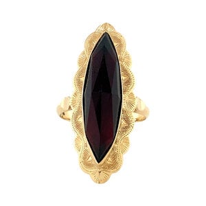 Gold ring with garnet 14 krt