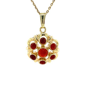 Gold entourage pendant with carnelian 14 krt