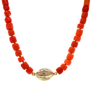 Blood coral necklace with gold clasp 14 krt