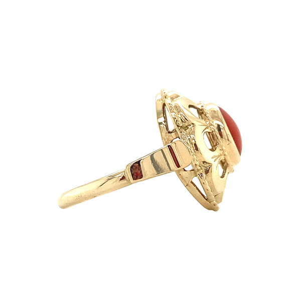vintage Gold ring with blood coral 14 kt