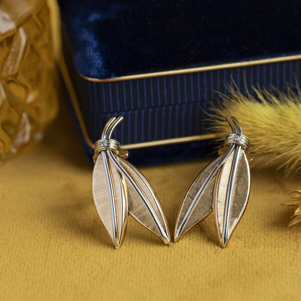 vintage Gouden oorstekers met diamant 18 krt