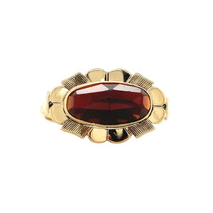 Gold ring with garnet 14 krt