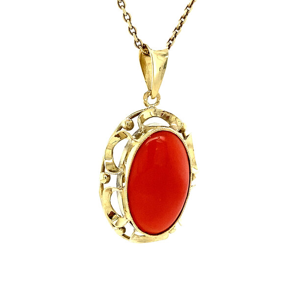 vintage Gold pendant with blood coral 14 kt