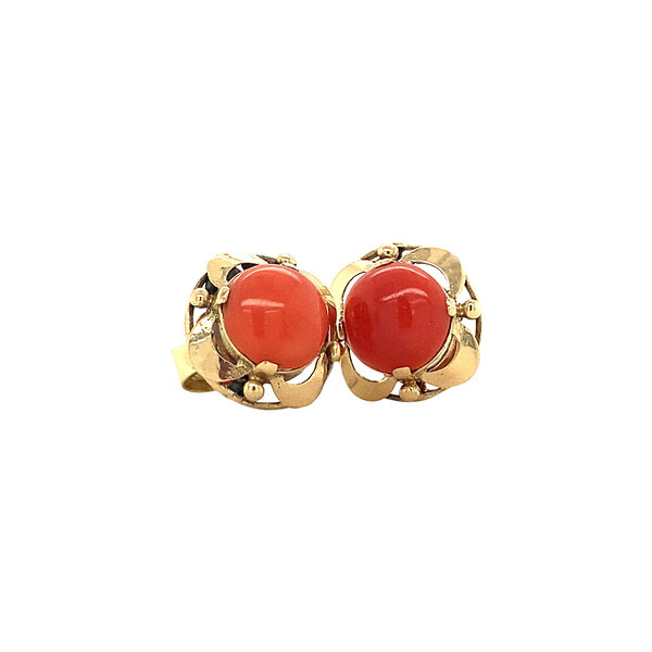 vintage Gouden oorstekers met bloedkoraal 14 krt