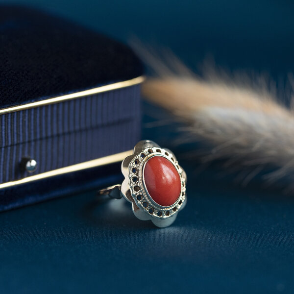 vintage Gouden ring met bloedkoraal 14 krt