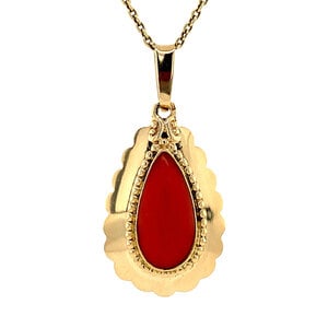 Gold pendant with blood coral 14 krt