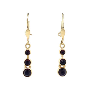 Gold earrings with garnet 14 krt