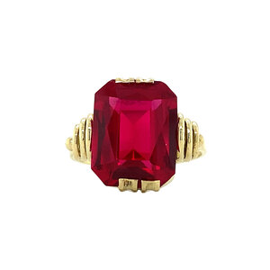 Gouden ring met robijn 14 krt