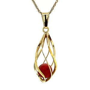 Gold pendant with blood coral 14 krt
