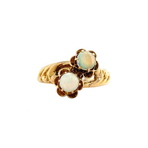 Ring with opal 9 krt