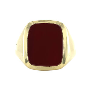 Gold signet ring with layered carnelian stone 14 kt