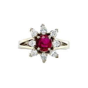 White gold ring with ruby and diamonds 18 krt