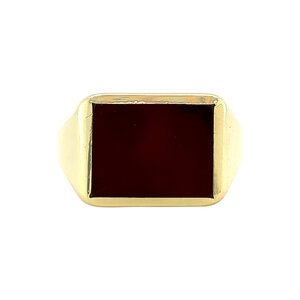 Gold signet ring with carnelian 14 kt