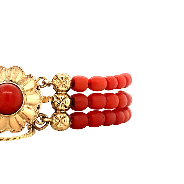 vintage Bloedkoraal armband met gouden siersluiting 17.5 cm 14 krt