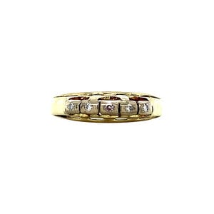 Gold ring with diamonds 14 krt