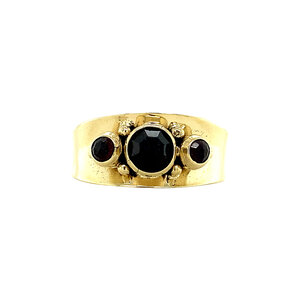 Ring with garnet 8 krt