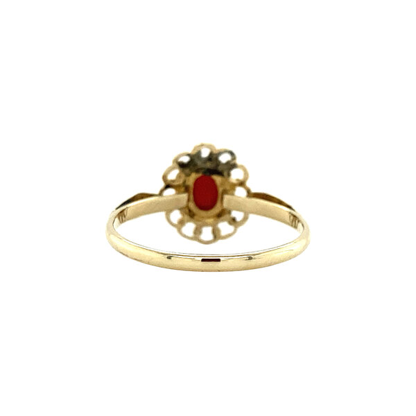 vintage Gold ring with blood coral 14 krt