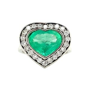 White gold ring with natural emerald and diamond 18 krt