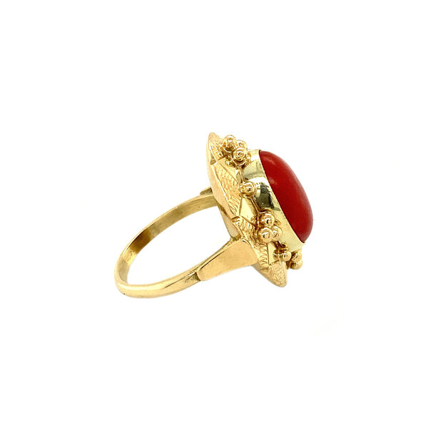 vintage Gouden ring met bloedkoraal 14 krt