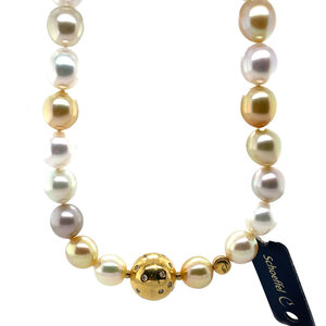 Schoeffel pearl necklace with diamonds 18 krt