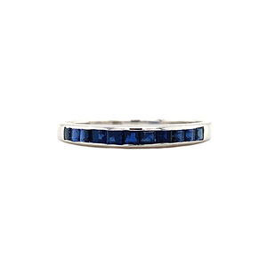 White gold row ring with sapphire 18 krt