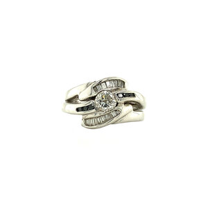 Witgouden ring met wit en zwart diamant 18 krt