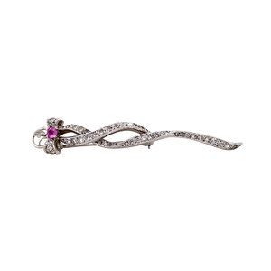 Brooch with pink sapphire and diamonds 12 krt