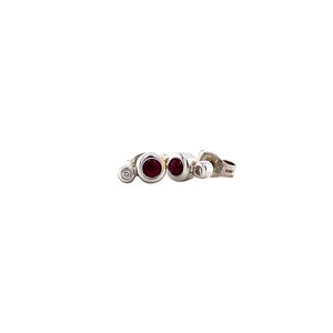 White gold ear studs with ruby and diamond 18 krt
