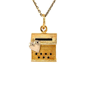 Golden mailbox pendant 18 kt