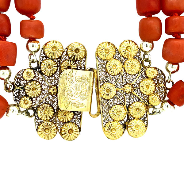 vintage Bloedkoraal collier met gouden sluiting 14 krt