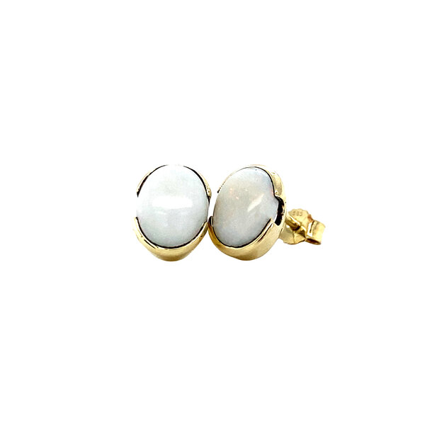 vintage Gouden oorstekers met opaal 14 krt