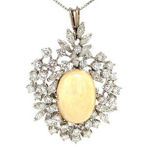 White gold pendant with opal and diamond 14 kt