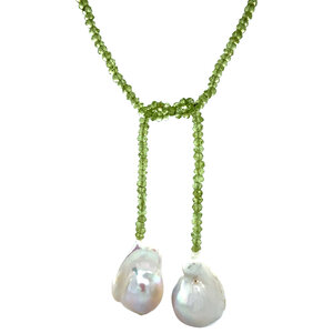 Peridote necklace with pearl