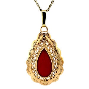 Gold pendant with blood coral 14 carat