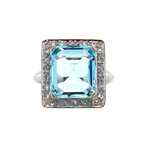 White gold ring with aquamarine and rose diamond 14 krt
