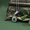 vintage Witgouden collier met smaragd en diamant hanger 18 krt
