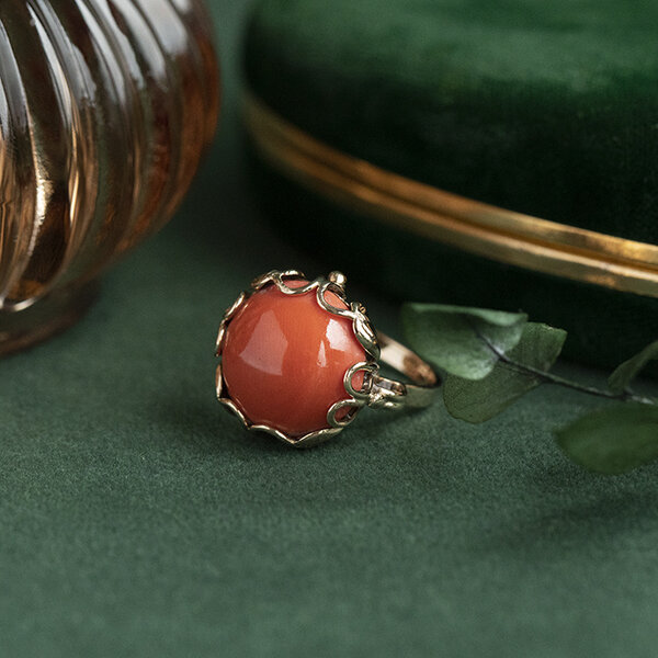 vintage Gouden ring met bloedkoraal 14 krt
