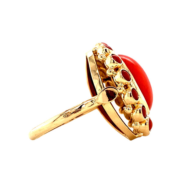 vintage Gold entourage ring with blood coral 14 kt