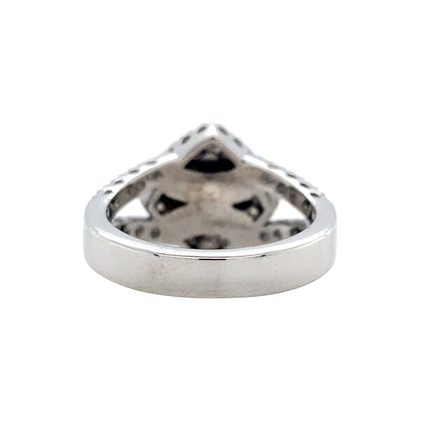 vintage White gold entourage ring with blood coral and diamond 18 kt