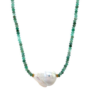 Emerald necklace with pearl and gold clasp 14 krt