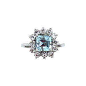 Witgouden ring met aquamarijn en diamant 18 krt
